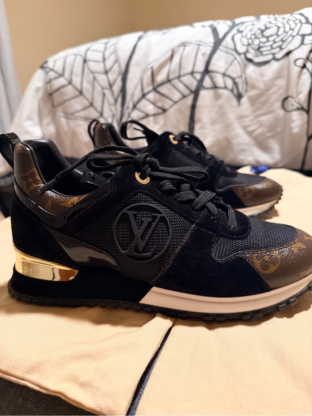 Louis Vuitton Black and Gold Sneakers comes with BOX,Dustbag and Paper Bag